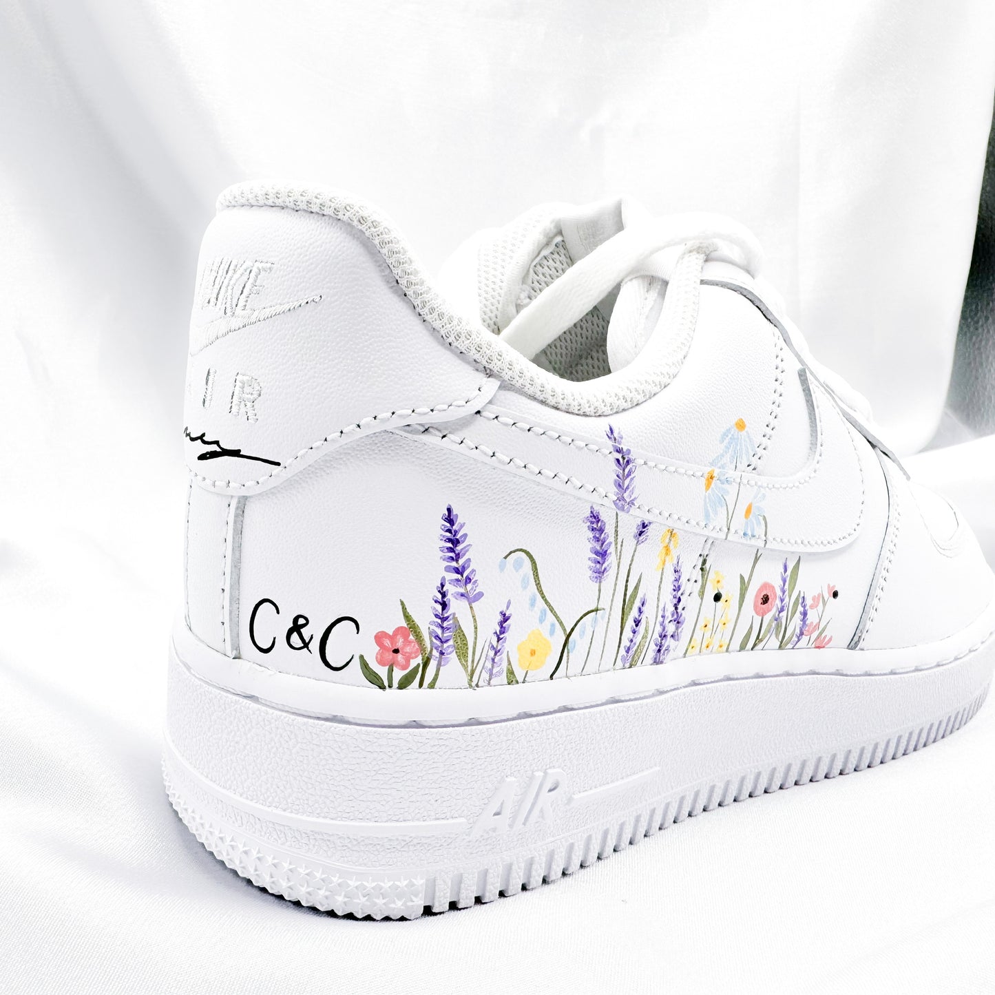 Custom Nike Air Force 1 Brautsneaker Wildblumen