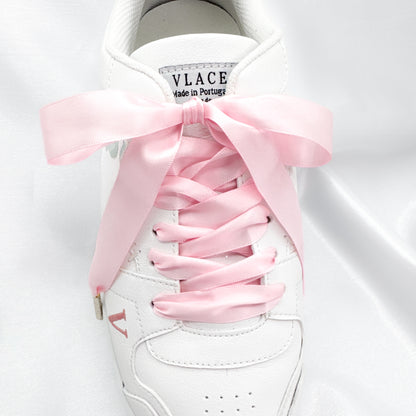 Satin Schnürsenkel für Brautsneaker (rosa) – 120 cm, mit Metallenden